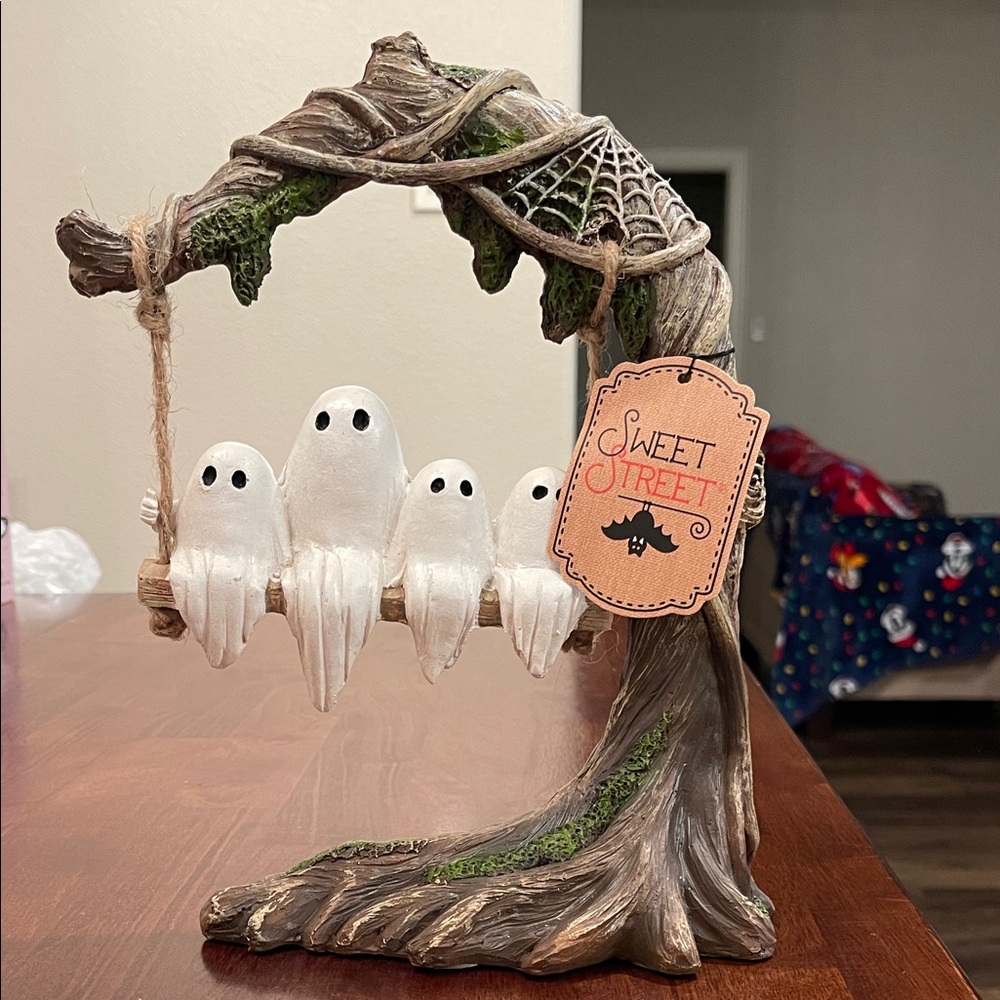 Sweet Street Ghost Family on Swing Decor